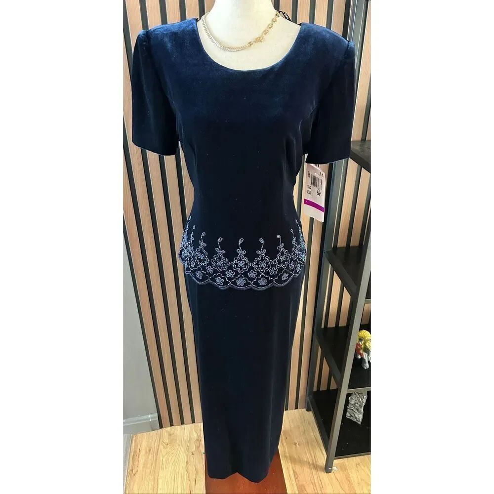 R & M Richard’s navy blue velvet dress size 8P mother of the bride short sleeve